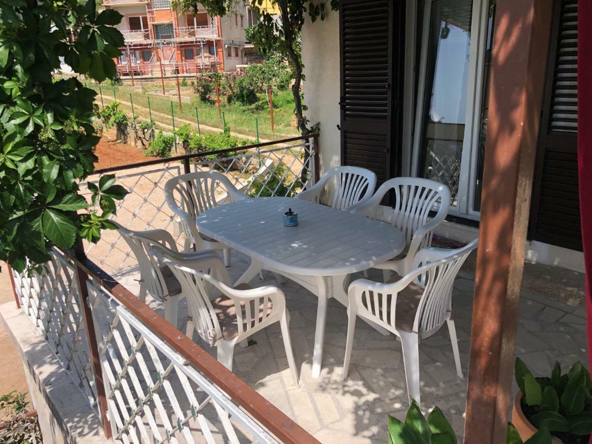 Villa Lorenta Apartments Primošten Εξωτερικό φωτογραφία